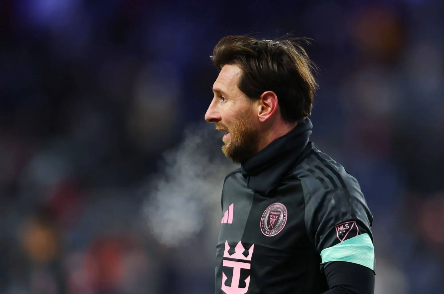  梅西重返赛场，大比分获胜首场状态出色，西班牙队观众沸腾！